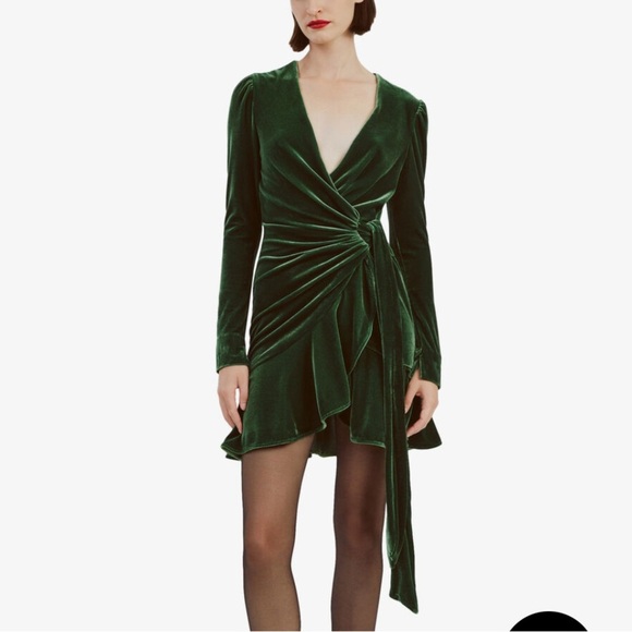 New! Gorgeous Bardot Velvet Long Sleeve Dress ($139 retail) size 4 NWT - Picture 5 of 10